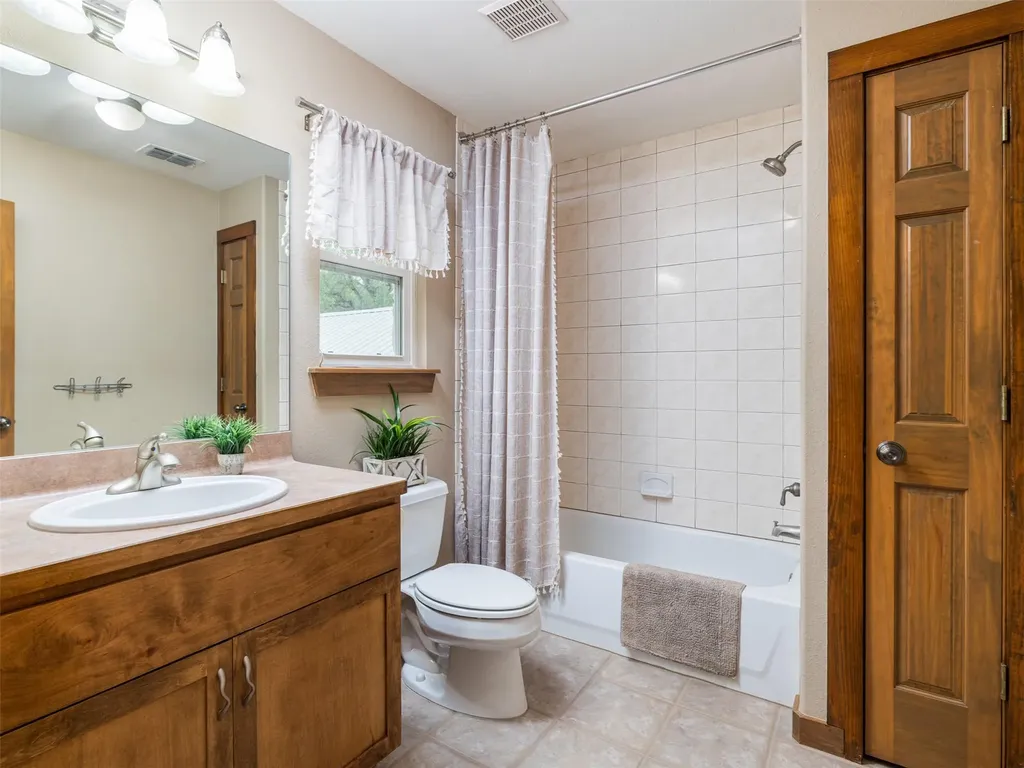 326 Lost Cove Drive Spicewood TX 78669