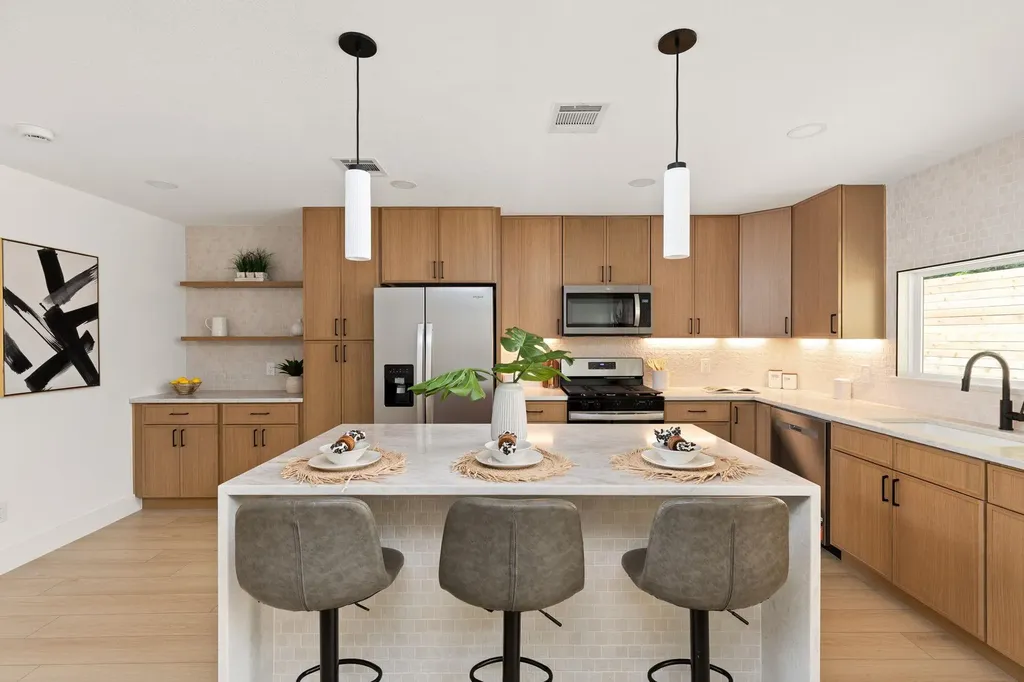 8708 Cretys Cove Austin TX 78745