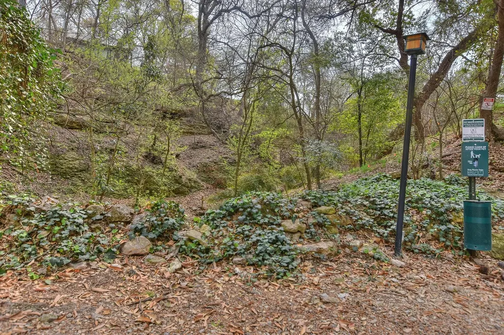 1529 Barton Springs Road Austin TX 78704