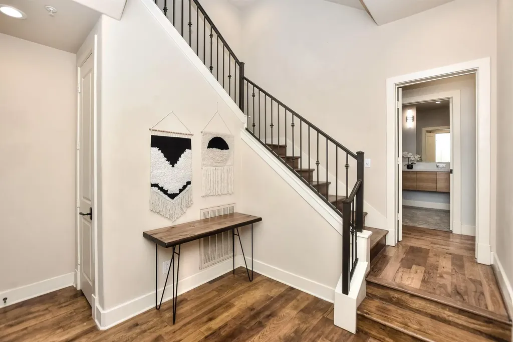 1529 Barton Springs Road Austin TX 78704