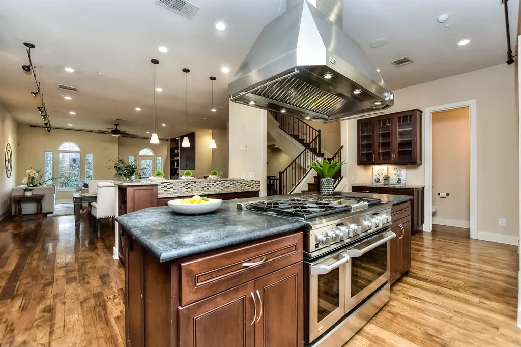 1529 Barton Springs Road Austin TX 78704