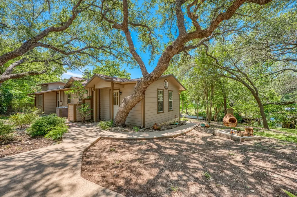 113 Red Bird Drive Kingsland TX 78639