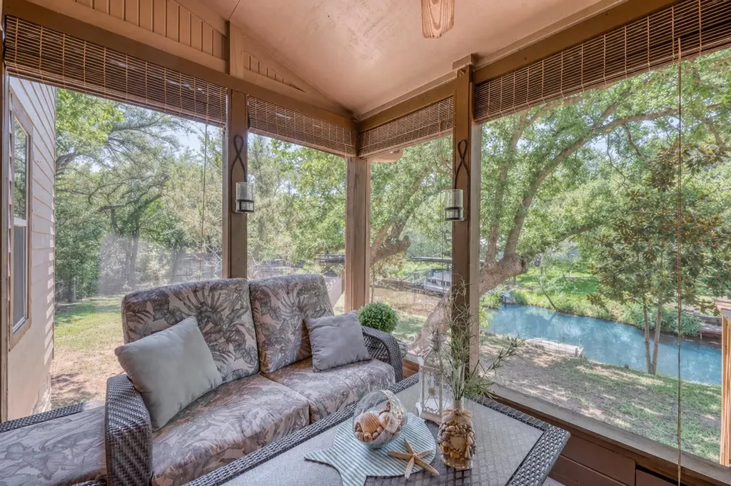 113 Red Bird Drive Kingsland TX 78639