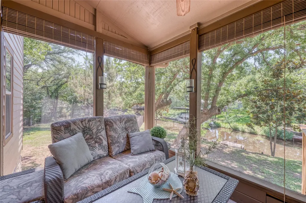 113 Red Bird Drive Kingsland TX 78639
