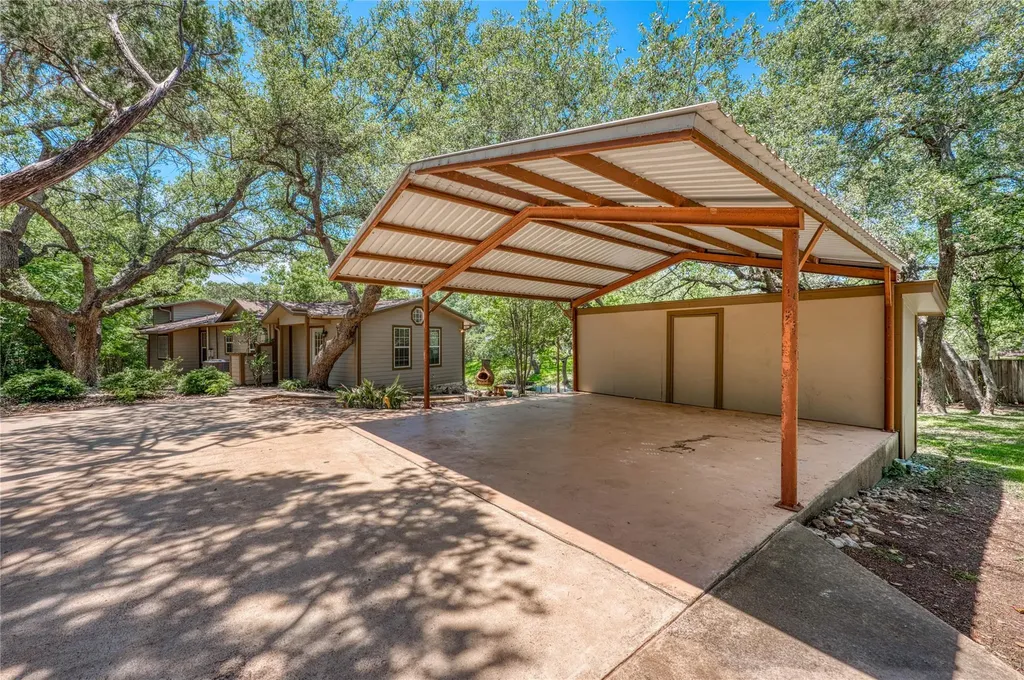 113 Red Bird Drive Kingsland TX 78639