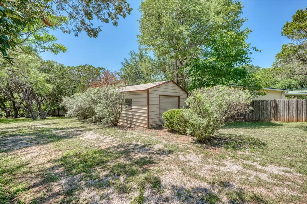 113 Red Bird Drive Kingsland TX 78639