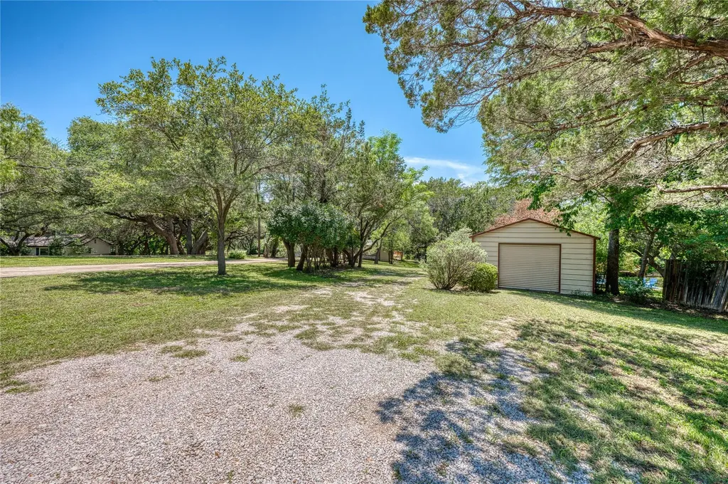 113 Red Bird Drive Kingsland TX 78639