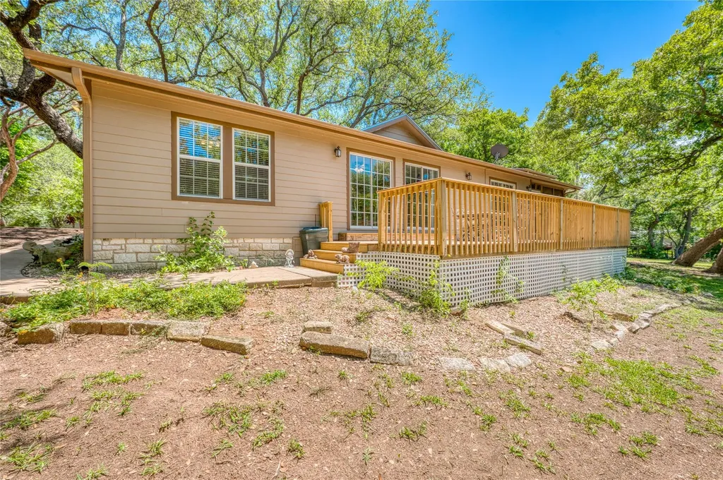 113 Red Bird Drive Kingsland TX 78639