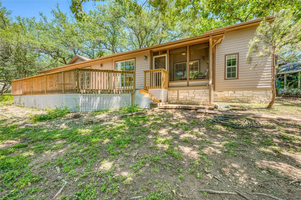 113 Red Bird Drive Kingsland TX 78639
