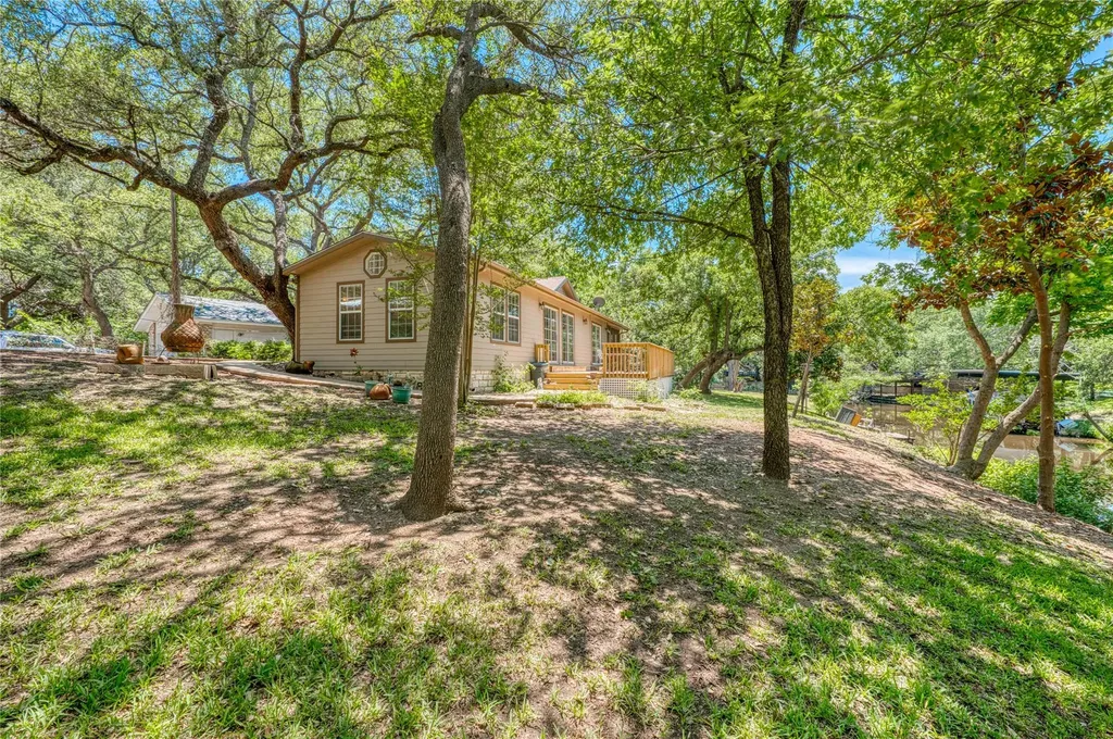 113 Red Bird Drive Kingsland TX 78639