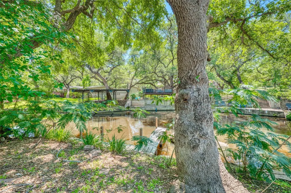 113 Red Bird Drive Kingsland TX 78639