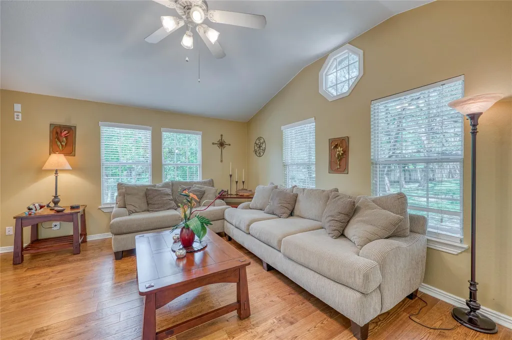 113 Red Bird Drive Kingsland TX 78639