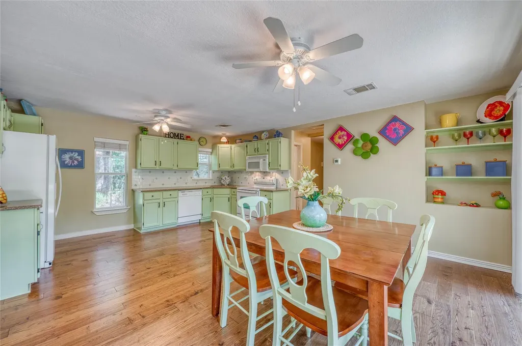 113 Red Bird Drive Kingsland TX 78639