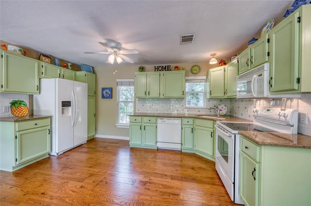 113 Red Bird Drive Kingsland TX 78639
