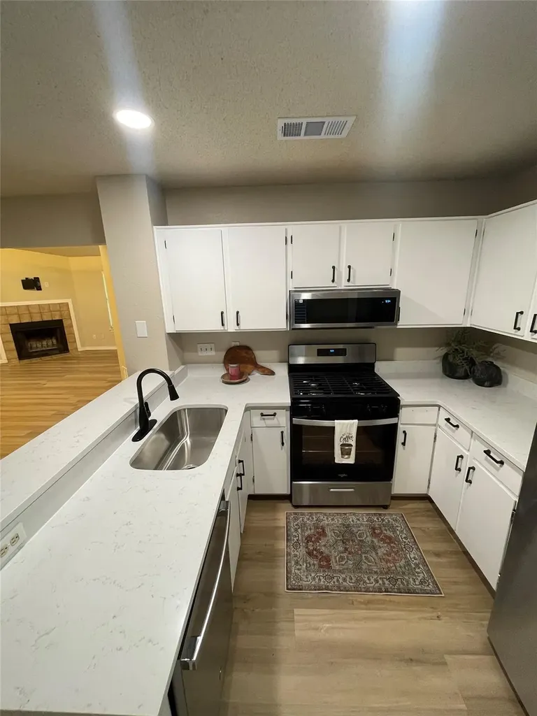 12702 Acadian Trail Austin TX 78727