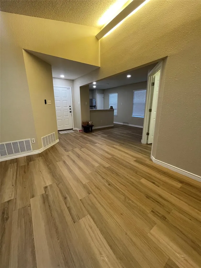 12702 Acadian Trail Austin TX 78727