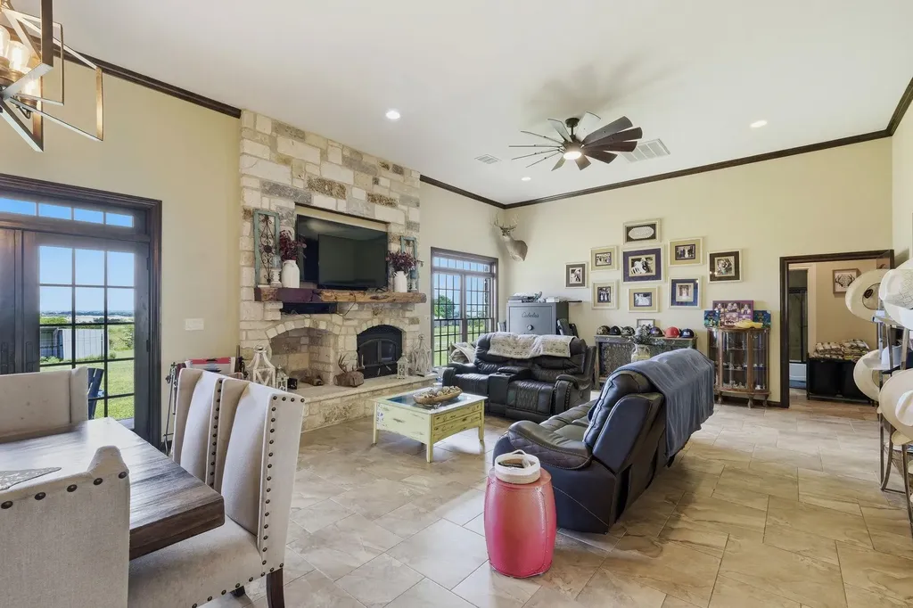701 County Road 107 Georgetown TX 78626