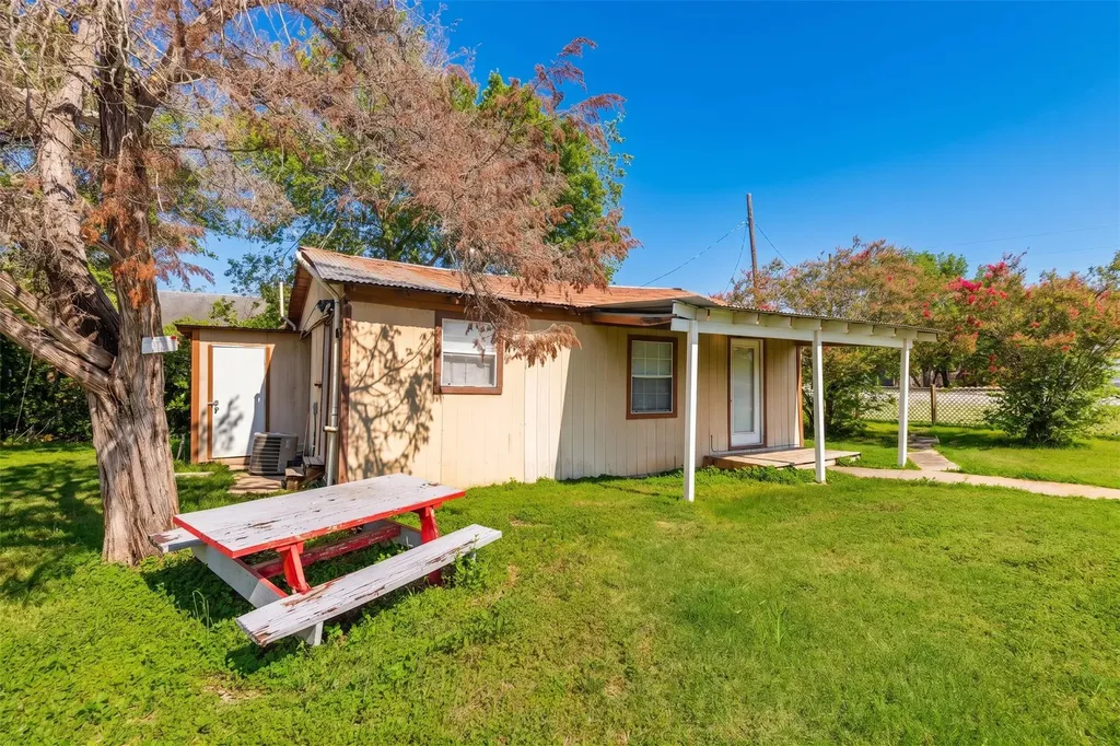 310 E Parsons Street Manor TX 78653
