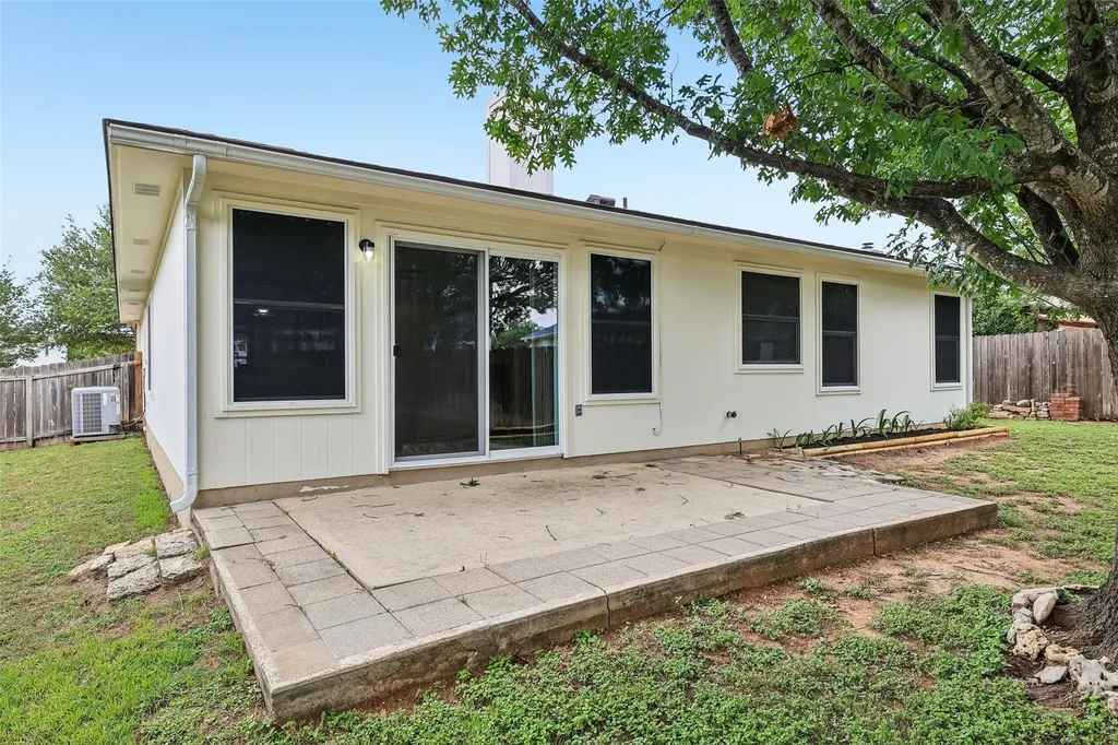 152 Grant Way Kyle TX 78640