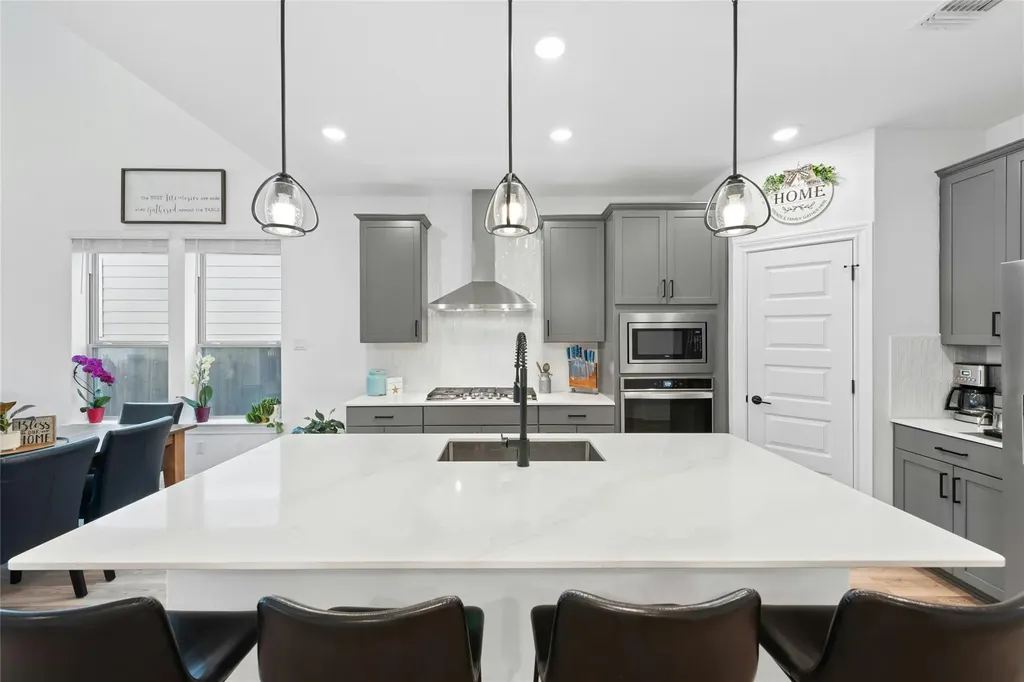 136 Banyon Drive Liberty Hill TX 78642