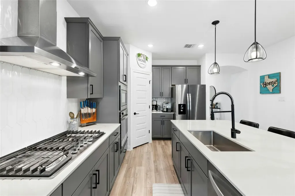 136 Banyon Drive Liberty Hill TX 78642