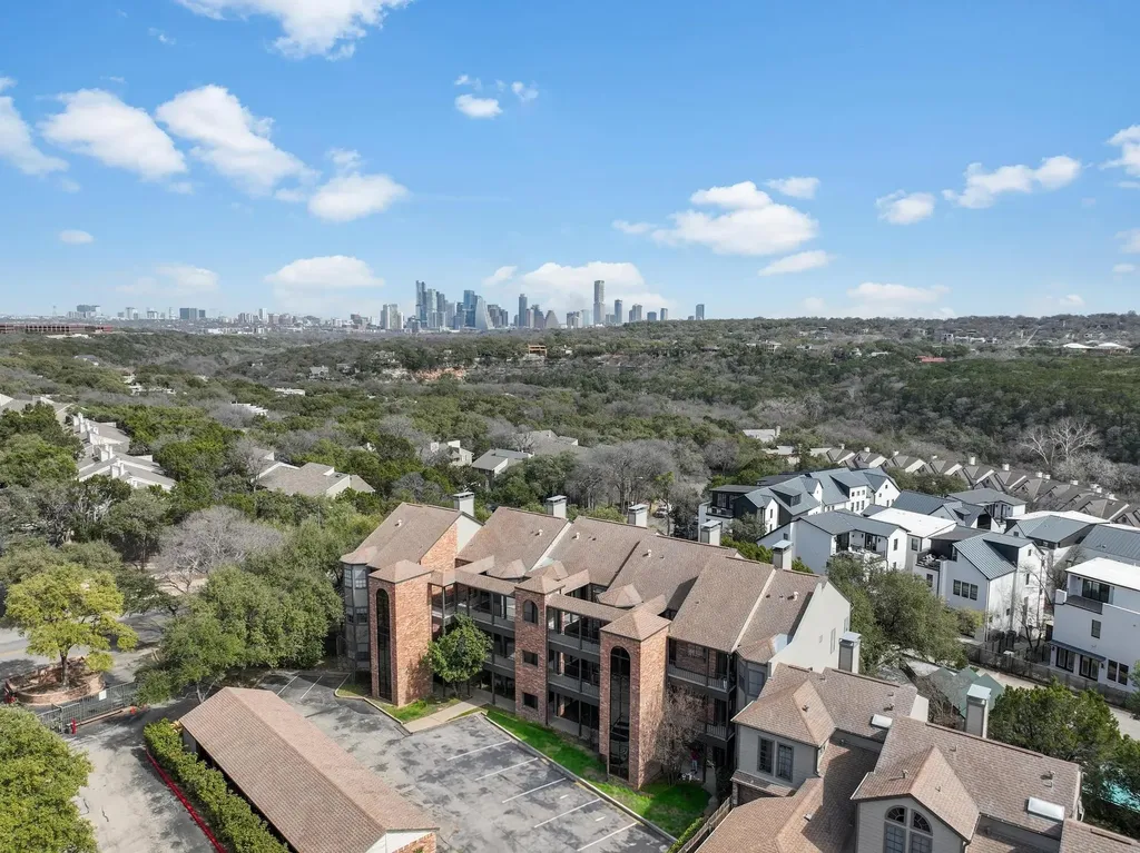 1741 Spyglass Drive Austin TX 78746