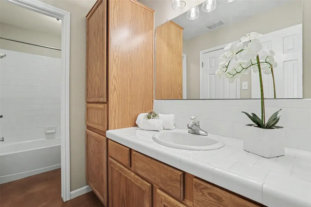 404 Mustang Way Georgetown TX 78633