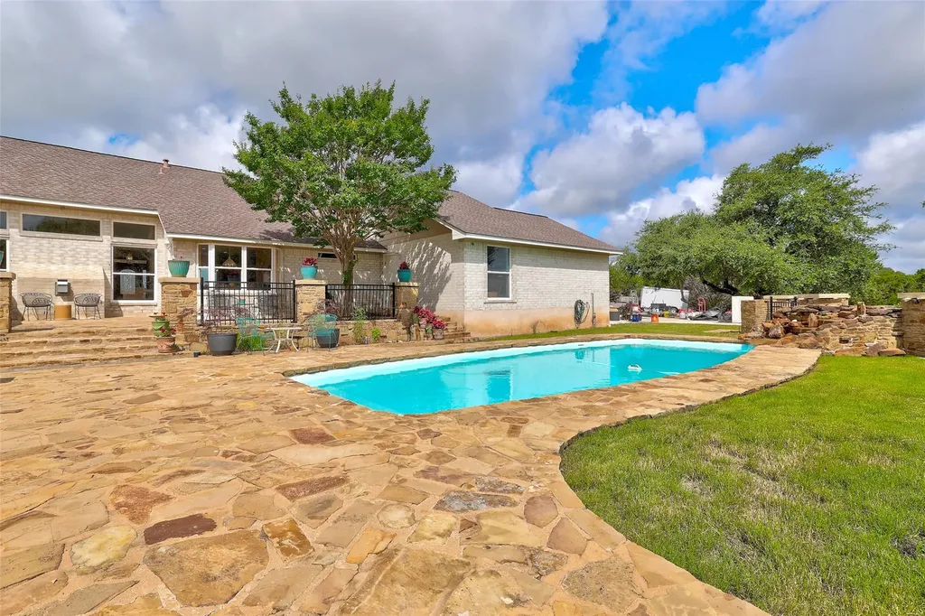 404 Mustang Way Georgetown TX 78633