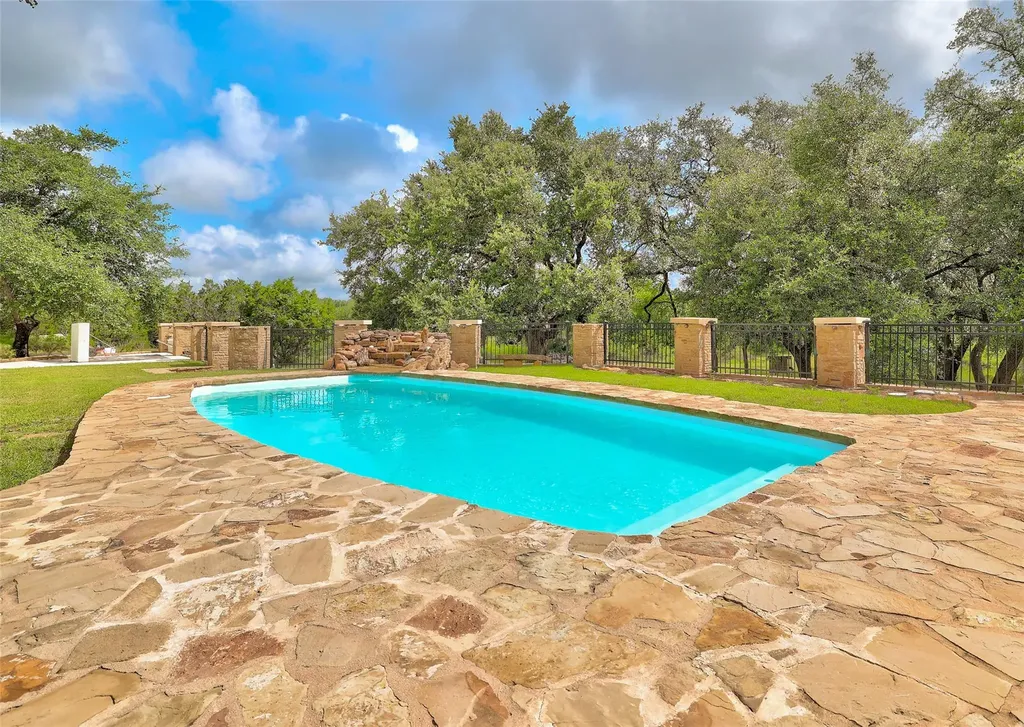 404 Mustang Way Georgetown TX 78633
