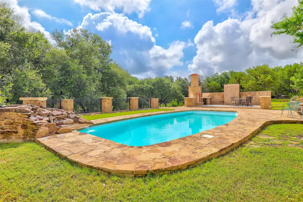 404 Mustang Way Georgetown TX 78633