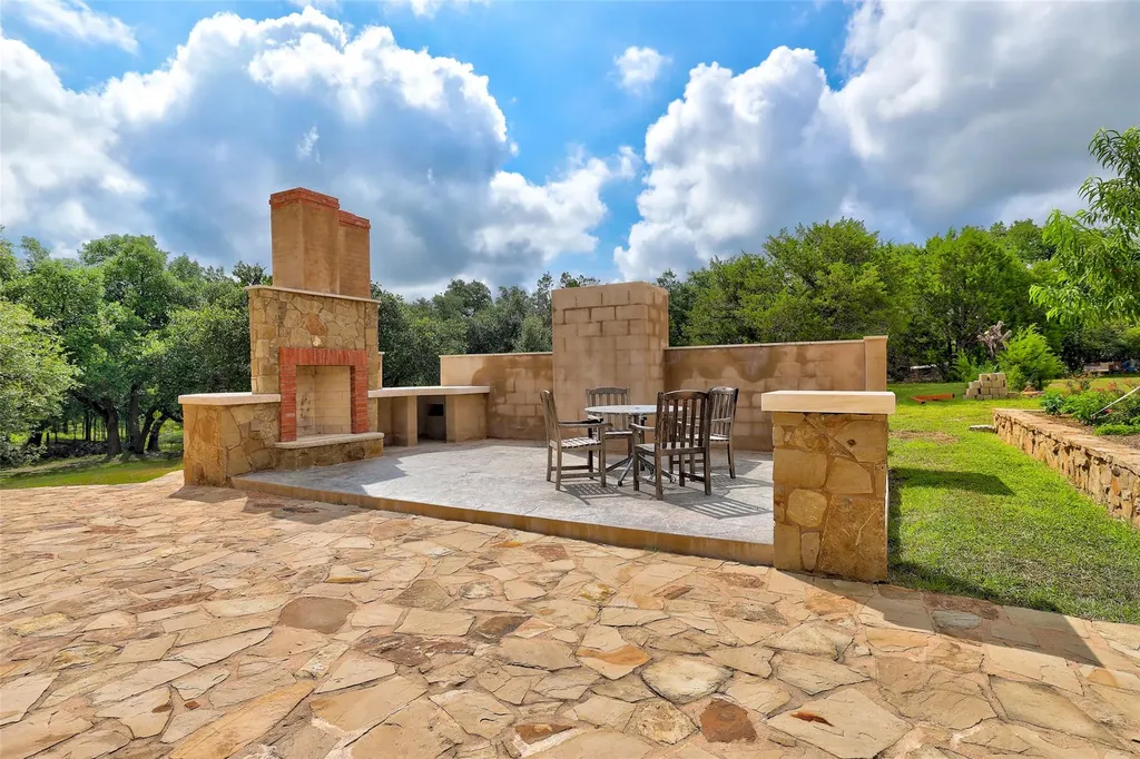 404 Mustang Way Georgetown TX 78633