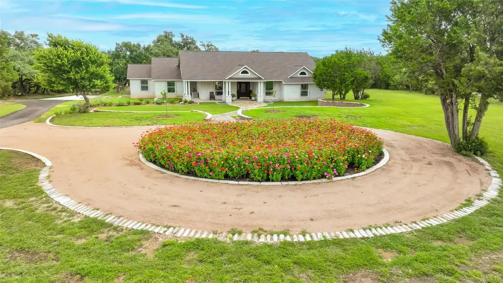 404 Mustang Way Georgetown TX 78633