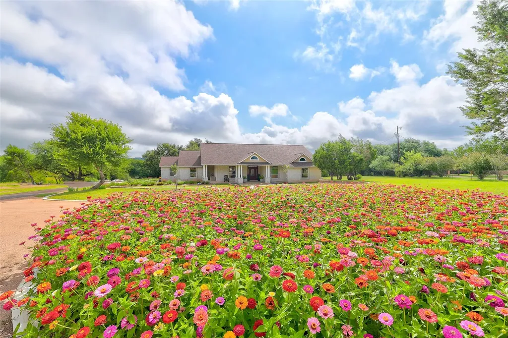 404 Mustang Way Georgetown TX 78633
