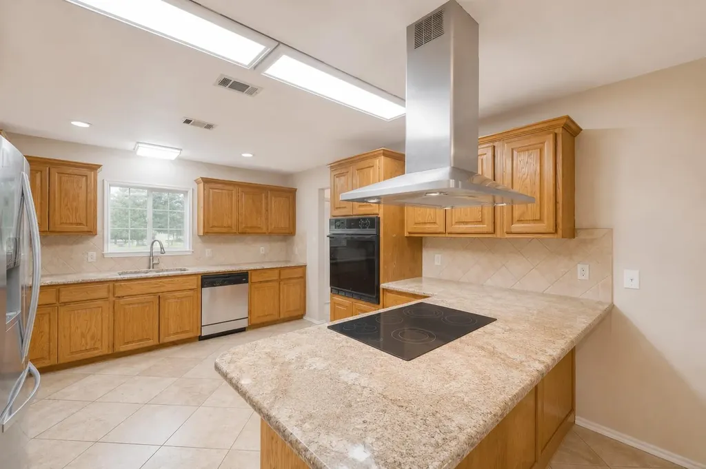 153 Pleasant Grove Road Elgin TX 78621