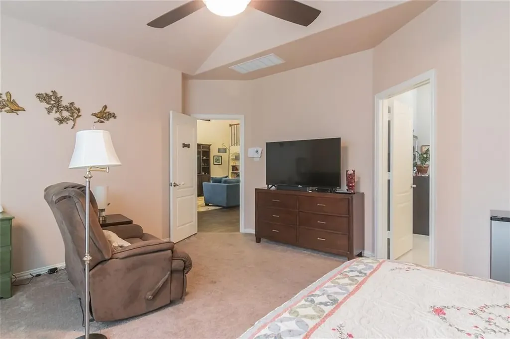 252 Pond View Pass Buda TX 78610