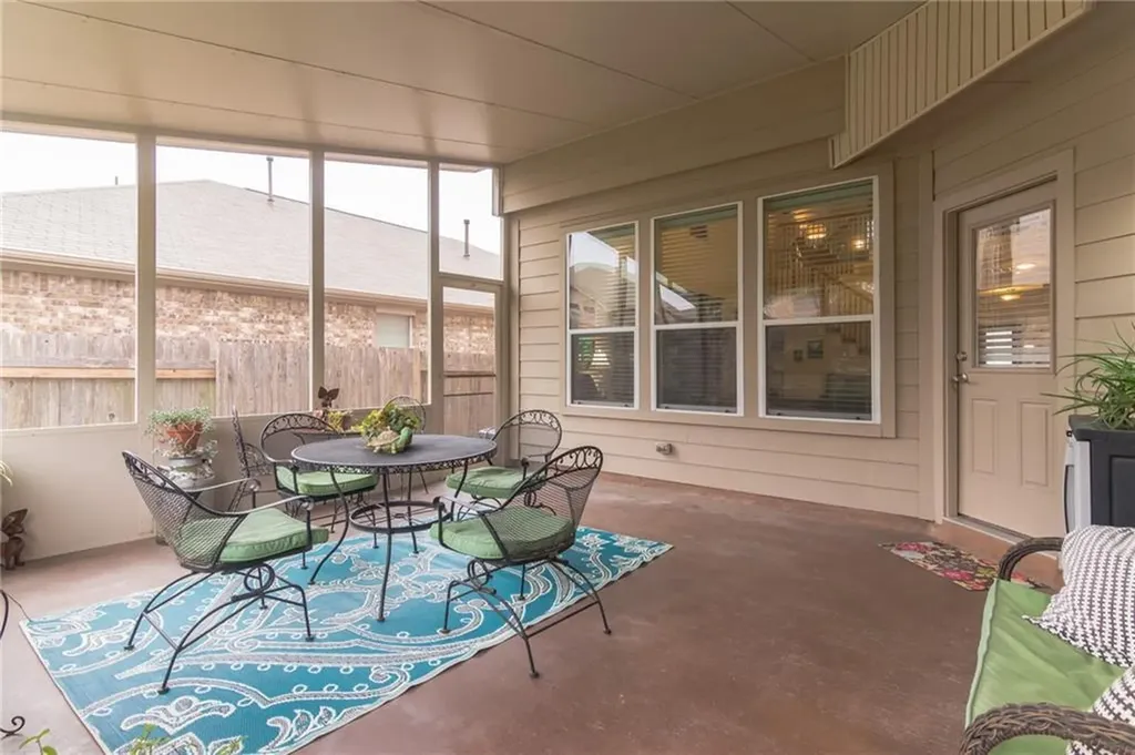 252 Pond View Pass Buda TX 78610