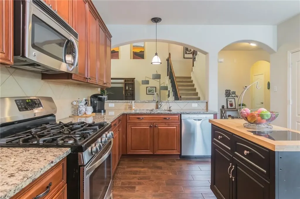252 Pond View Pass Buda TX 78610