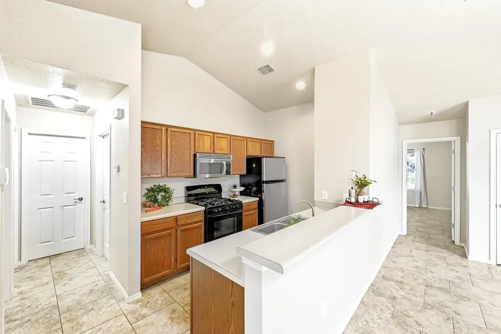 186 Prairie Springs Loop Georgetown TX 78626
