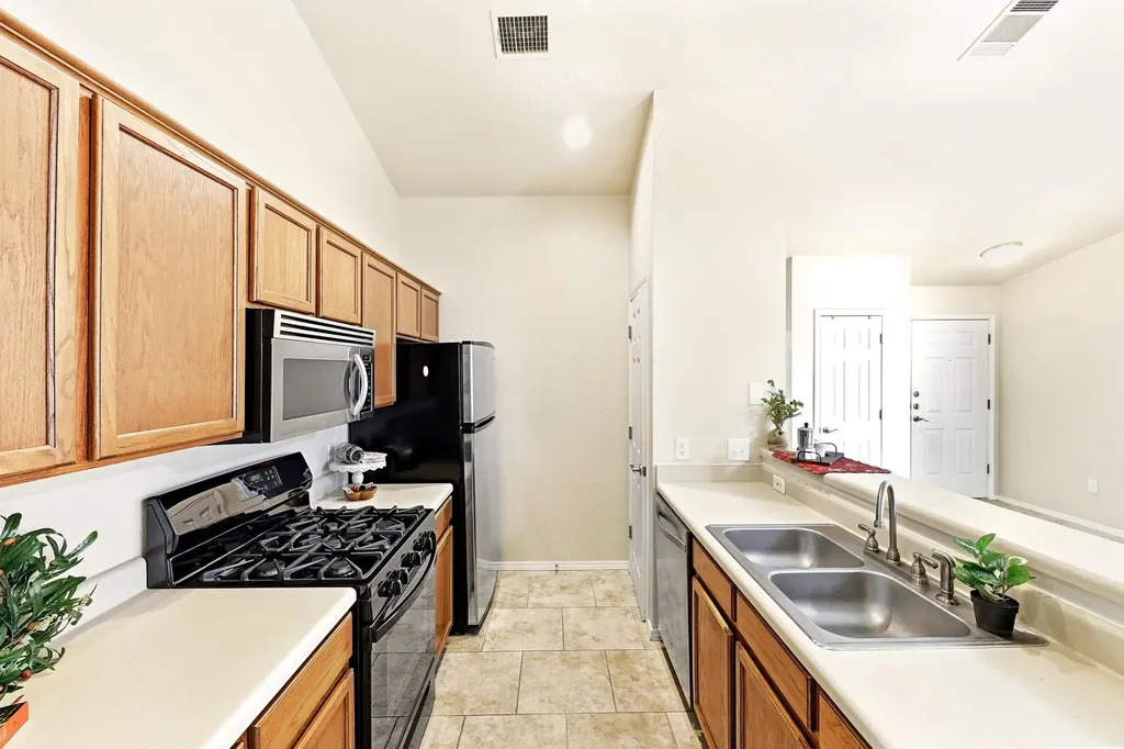 186 Prairie Springs Loop Georgetown TX 78626