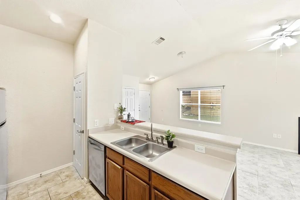 186 Prairie Springs Loop Georgetown TX 78626