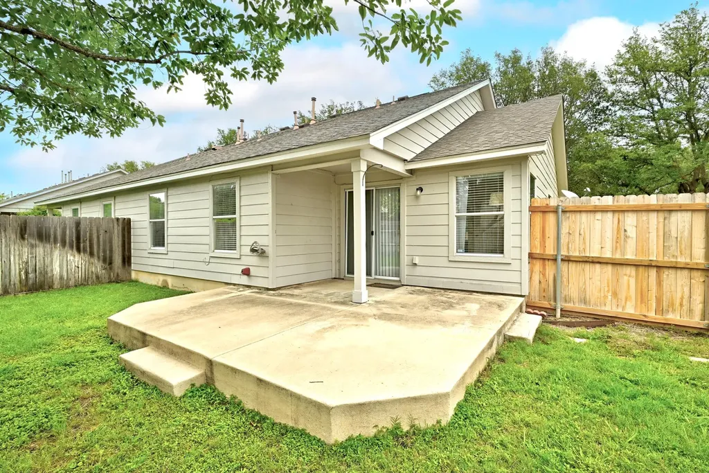 186 Prairie Springs Loop Georgetown TX 78626