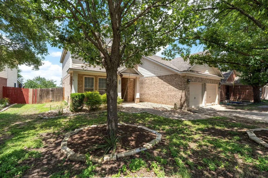 454 Fall Circle Kyle TX 78640