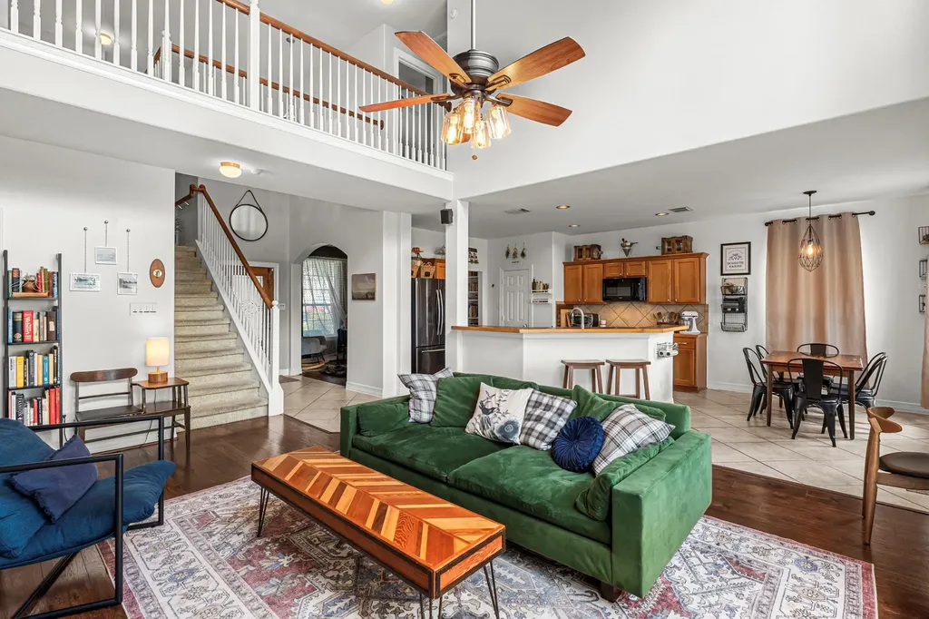 454 Fall Circle Kyle TX 78640