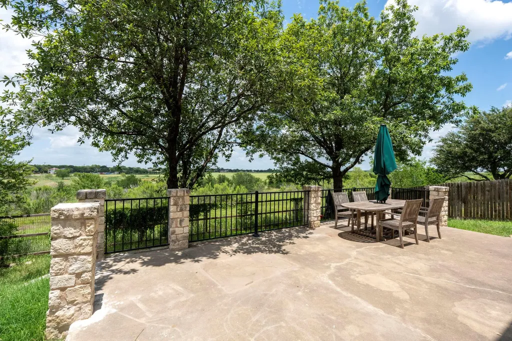 454 Fall Circle Kyle TX 78640