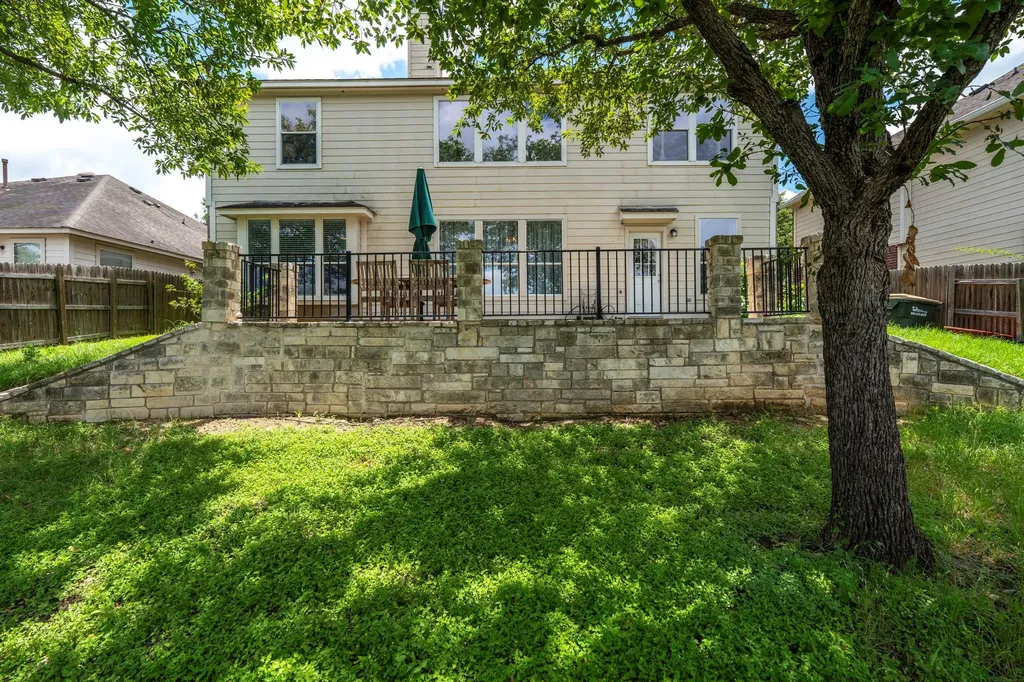 454 Fall Circle Kyle TX 78640