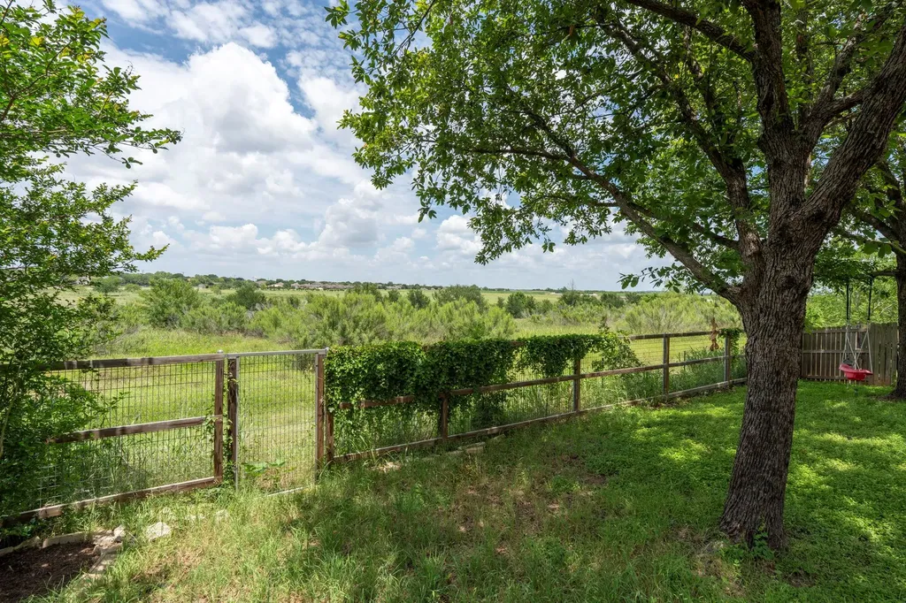 454 Fall Circle Kyle TX 78640