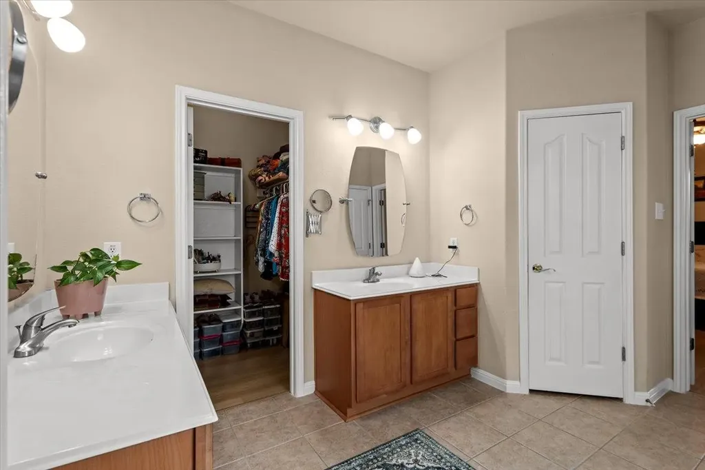 1201 Drake Cove Leander TX 78641