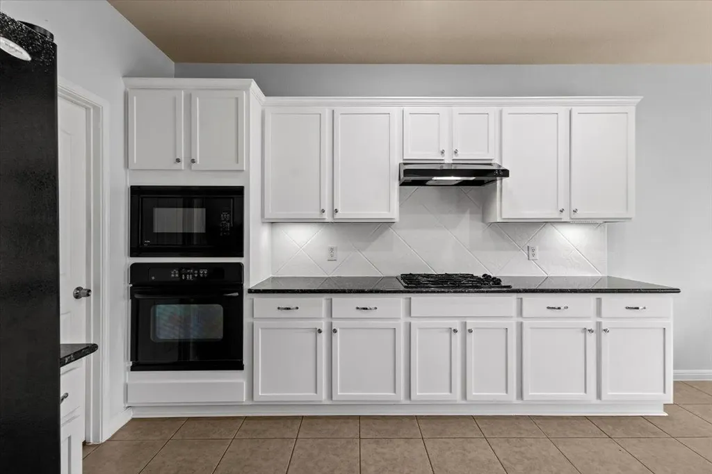 1201 Drake Cove Leander TX 78641