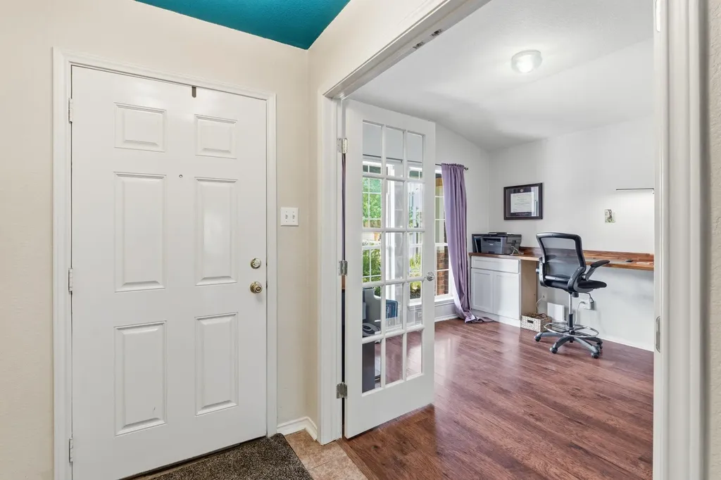 1701 Mcclannahan Drive Austin TX 78748