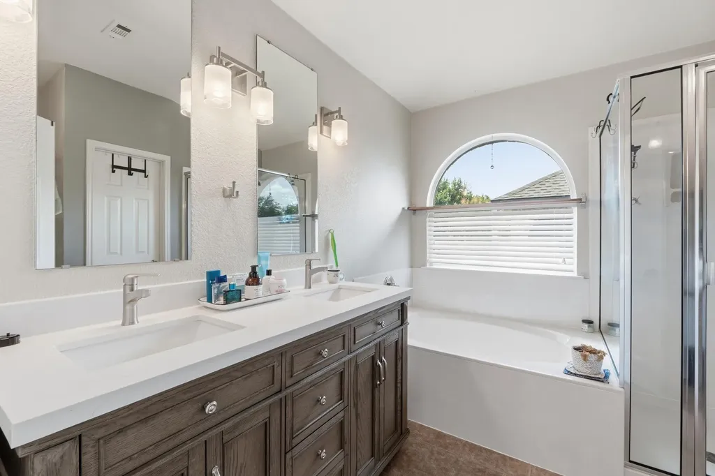 1701 Mcclannahan Drive Austin TX 78748